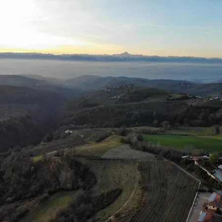 Villa Belvedere Langhe 3*