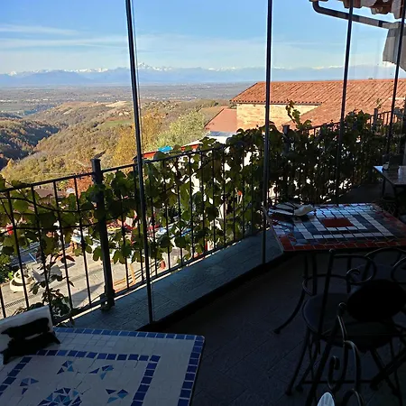 Villa Belvedere Langhe Bed & Breakfast *