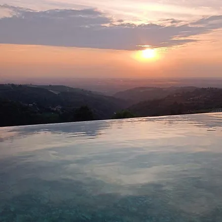 Bed & Breakfast Villa Belvedere Langhe 3*