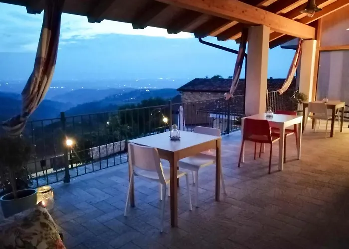 Bed & Breakfast Villa Belvedere Langhe 3*