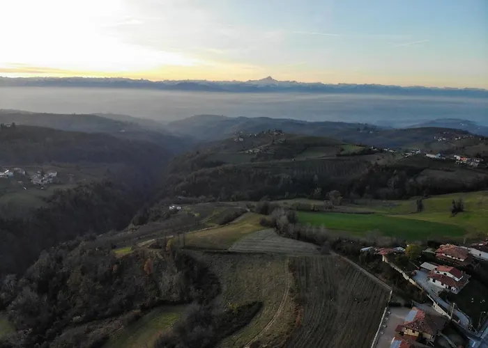 Villa Belvedere Langhe 3*