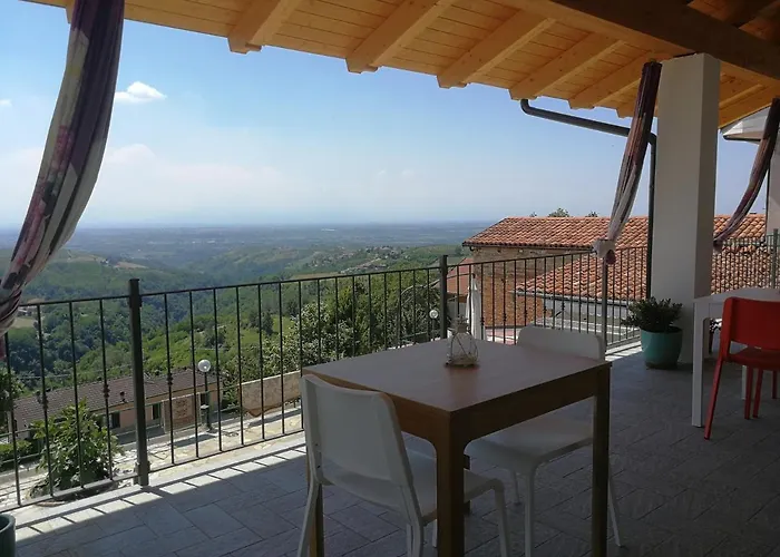 Bed & Breakfast Villa Belvedere Langhe 3*