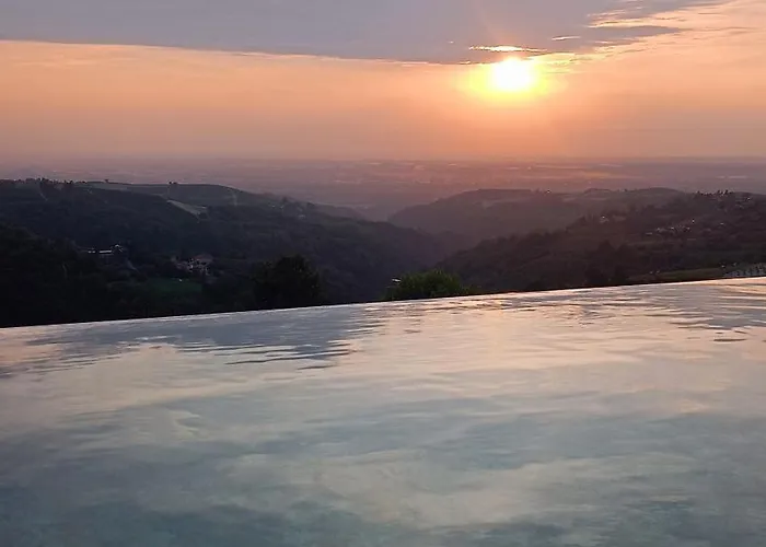 Bed & Breakfast Villa Belvedere Langhe 3*