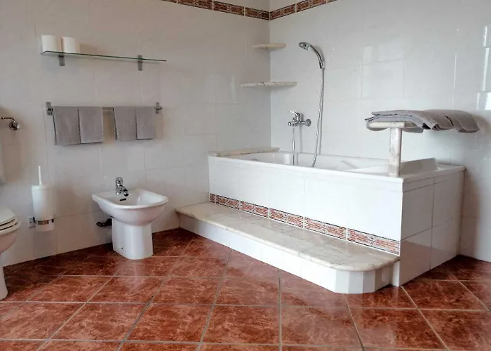 Villa Belvedere Langhe Bed & Breakfast