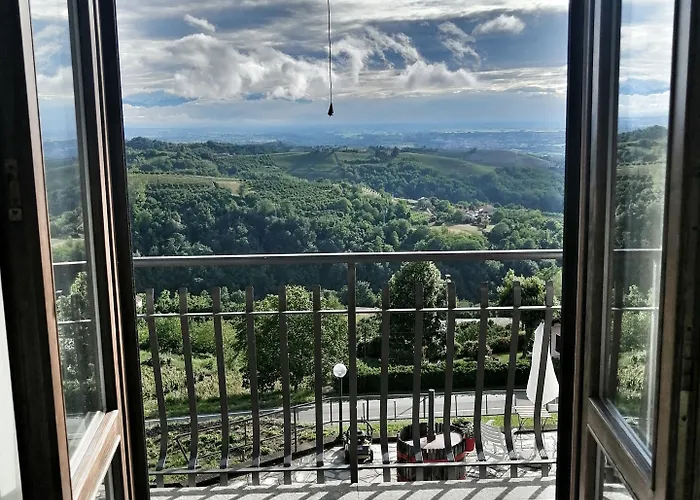 Bed & Breakfast Villa Belvedere Langhe 3*